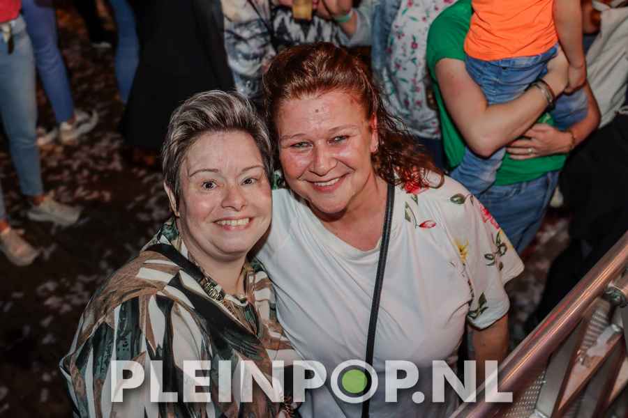 Publiek    Bezoekers (105)